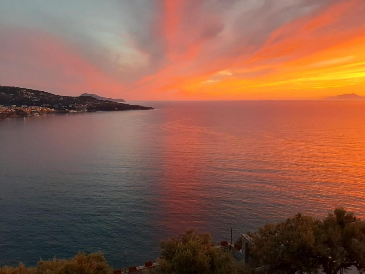 Bella Vista House-Sorrento Coast - Free Parking-Solarium Διαμέρισμα Vico Equense Εξωτερικό φωτογραφία